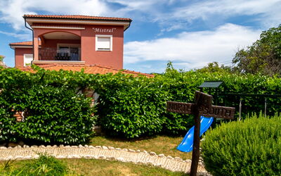 Rab Lopar 111: Busk, Hus, Hjem, Tag, Have, Hæk, Estate, Hacienda, Landscaping, Plantation