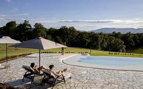 Le Tre Virtù Luxury Relais, Private Pool, Mugello: Udendørs Møbler, Fritid, Svømmepøl, Fritid, Skygge, Paraply, Ferie, Liggestol, Parkere