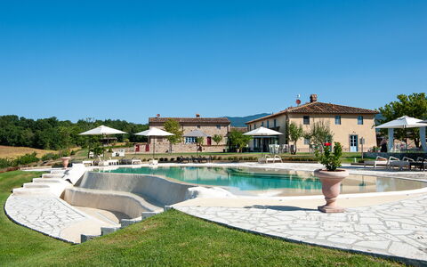 Le Tre Virtù Luxury Relais, Private Pool, Mugello: Estate, Svømmepøl, Udendørs Møbler, Landscaping, Water Feature, Villa, Hacienda, Udvej, Ferieby, Paraply