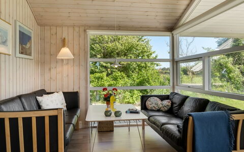 Annvy - 875M from the Sea: Møbel, Træ, Indretning, Gulvbelægning, Etage, Stol, Værelse, Loft, Stue, Lejlighed