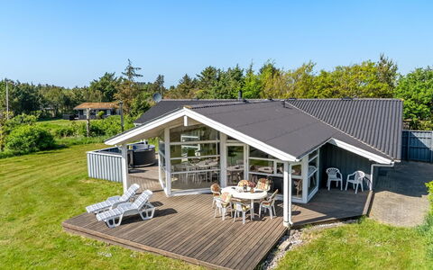 Annvy - 875M from the Sea: Møbel, Træ, Indretning, Gulvbelægning, Etage, Stol, Værelse, Loft, Stue, Lejlighed