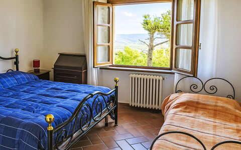 Casa Laura: Møbel, Hjem, Seng, Soveværelse, Bed Frame, Sengetøj, Villa, Hotel, Sengetøj, Hårdttræ