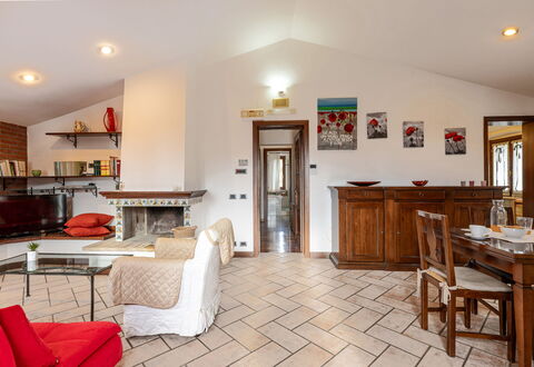 Casa Miramonti: Møbel, Indretning, Gulvbelægning, Etage, Træ, Loft, Værelse, Belysning, Couch, Stue