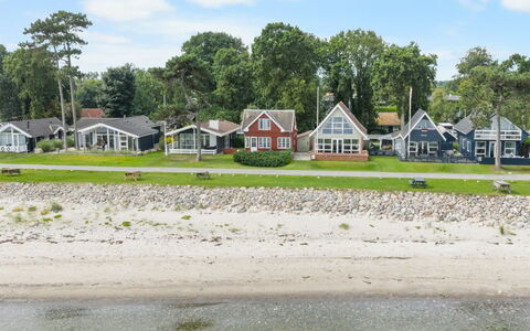 Sila - 25M from the Sea: Blå, Sommerhus, Hus, Hjem, Stuehus, Estate, Sidespor