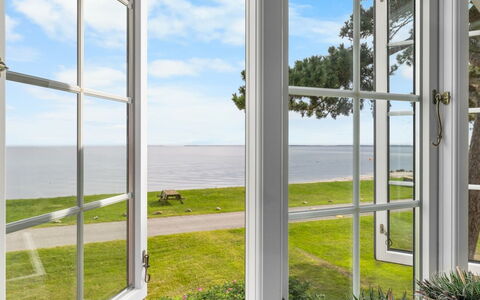 Sila - 25M from the Sea: Blå, Sommerhus, Hus, Hjem, Stuehus, Estate, Sidespor
