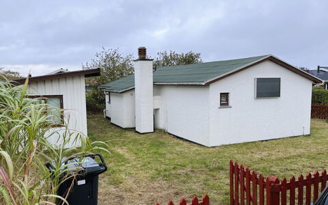 Ginger - 50M from the Sea: Tag, Hus, Hjem, Sommerhus, Dør, Sidespor, Dæk, Veranda, Planke, Hårdttræ