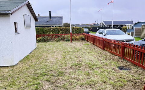 Ginger - 50M from the Sea: Hegn, Land Lot, Home Fencing, Sommerhus, Stakit, Have, Lawn, Backyard, Gård, Landscaping