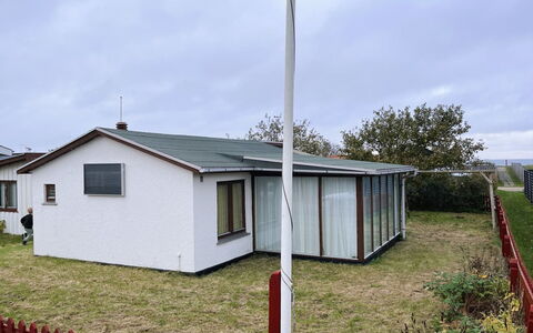 Ginger - 50M from the Sea: Tag, Hus, Hjem, Land Lot, Dør, Sommerhus, Landdistrikt, Lawn, Gård, Sidespor