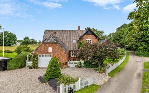 Edla - 5Km from the Sea: Hus, Busk, Sommerhus, Boligområde, Hjem, Tag, Menneskelig Bosættelse, Estate, Have