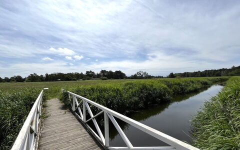 Holmfridur - 1.1Km from the Sea: Vand, Vandressourcer, Naturligt Miljø, Naturlige Landskab, Vandvej, Vandløb, Bro, Bank, Kanal, Sky