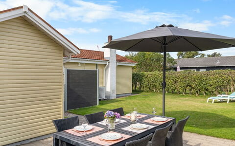 Lenya - 60M from the Sea: Blå, Sommerhus, Hus, Hjem, Stuehus, Estate, Sidespor
