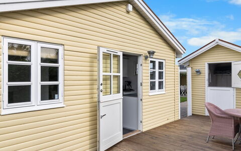 Lenya - 60M from the Sea: Blå, Sommerhus, Hus, Hjem, Stuehus, Estate, Sidespor