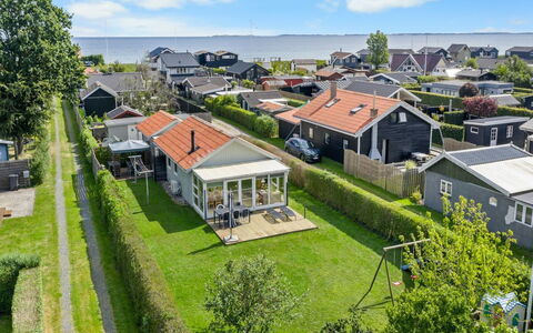 Edeltraud - 100M from the Sea: Møbel, Træ, Indretning, Gulvbelægning, Etage, Stol, Værelse, Loft, Stue, Lejlighed