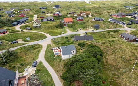 Sointu - 300M from the Sea: Møbel, Træ, Indretning, Gulvbelægning, Etage, Stol, Værelse, Loft, Stue, Lejlighed