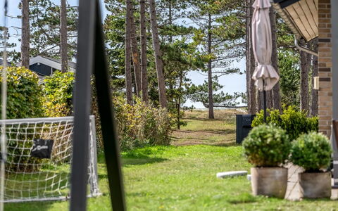 Angret - 200M from the Sea: Møbel, Træ, Indretning, Gulvbelægning, Etage, Stol, Værelse, Loft, Stue, Lejlighed