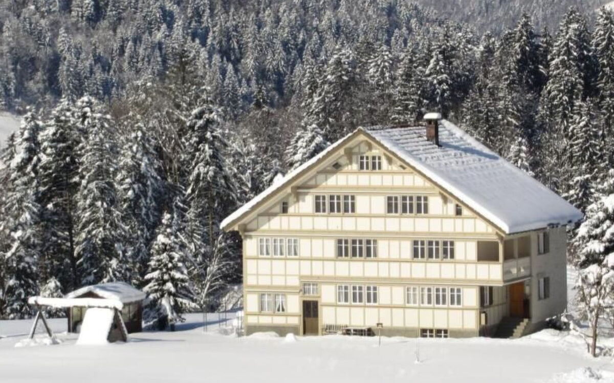 Verschlafen... in Sanfte Hügel Eingebettet.