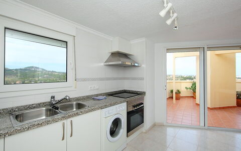Calpe Calp 390: Ejendom, Værelse, Møbel, Køkken, Ejendom, Bygning, Countertop, Hus, Etage, Cabinetry