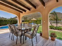 Serene Villa Rückzug mit Seeblick, Strand in der N