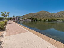 Serene Villa Rückzug mit Seeblick, Strand in der N