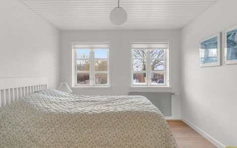 Noreen - 500M from the Sea: Indretning, Soveværelse, Træ, Gulvbelægning, Loft, Etage, Seng, Sengetøj, Sengetøj, Bed Frame