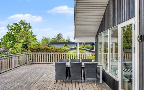Filisha - 200M from the Sea: Træ, Veranda, Arkitektur, Hjem, Dæk, Kompositmateriale, Hårdttræ, Planke, Altan, Estate