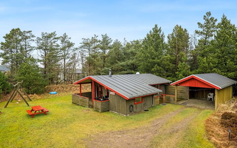 Samine - 1.2Km from the Sea: Hjem, Tag, Hus, Dør, Sommerhus, Skygge, Have, Bunddække, Veranda, Gård