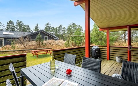 Samine - 1.2Km from the Sea: Hjem, Tag, Hus, Dør, Sommerhus, Skygge, Have, Bunddække, Veranda, Gård