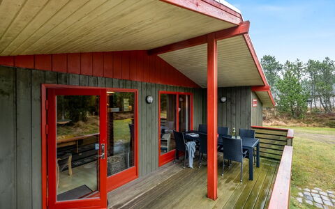 Samine - 1.2Km from the Sea: Hjem, Tag, Hus, Dør, Sommerhus, Skygge, Have, Bunddække, Veranda, Gård