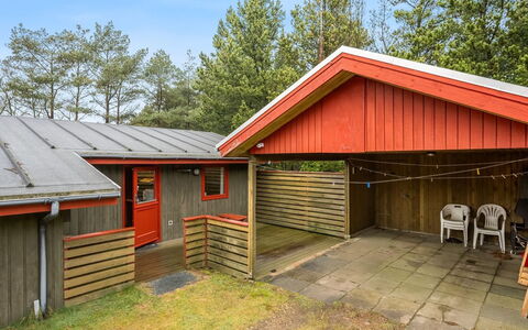 Samine - 1.2Km from the Sea: Hjem, Tag, Hus, Dør, Sommerhus, Skygge, Have, Bunddække, Veranda, Gård