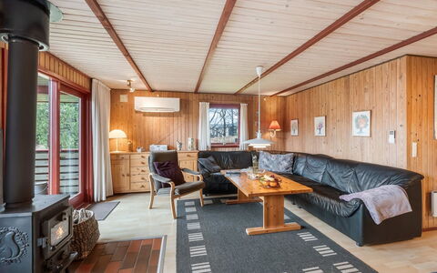 Samine - 1.2Km from the Sea: Møbel, Træ, Indretning, Loft, Gulvbelægning, Couch, Stue, Etage, Værelse, Hjem