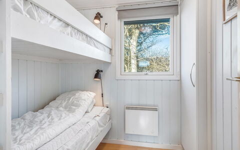 Galmand - 75M to the Fjord: Træ, Soveværelse, Hjem, Sengetøj, Seng, Sengetøj, Bed Frame, Loft, Bejdse, Planke