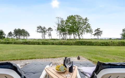 Ellanora - 50M from the Sea: Svømmepøl, Udendørs Møbler, Møbel, Udvej, Flise, Eco Hotel, Skygge, Stol, Fritid, Estate