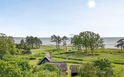 Ellanora - 50M from the Sea: Svømmepøl, Udendørs Møbler, Møbel, Udvej, Flise, Eco Hotel, Skygge, Stol, Fritid, Estate
