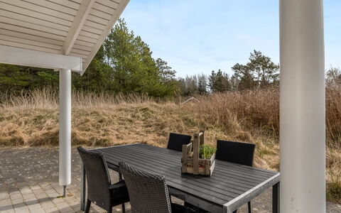 Botwith - 2.8Km from the Sea: Møbel, Træ, Indretning, Gulvbelægning, Etage, Stol, Værelse, Loft, Stue, Lejlighed