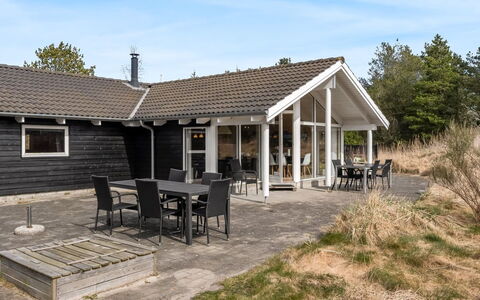 Botwith - 2.8Km from the Sea: Møbel, Træ, Indretning, Gulvbelægning, Etage, Stol, Værelse, Loft, Stue, Lejlighed