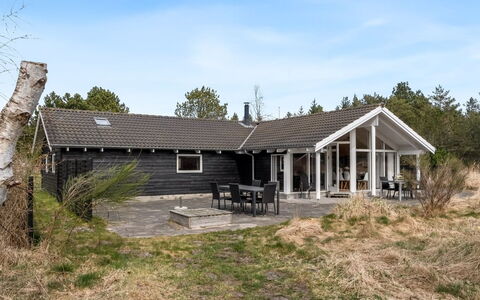 Botwith - 2.8Km from the Sea: Møbel, Træ, Indretning, Gulvbelægning, Etage, Stol, Værelse, Loft, Stue, Lejlighed