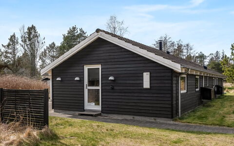 Botwith - 2.8Km from the Sea: Møbel, Træ, Indretning, Gulvbelægning, Etage, Stol, Værelse, Loft, Stue, Lejlighed