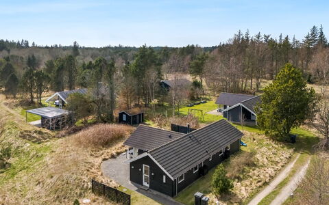 Botwith - 2.8Km from the Sea: Møbel, Træ, Indretning, Gulvbelægning, Etage, Stol, Værelse, Loft, Stue, Lejlighed
