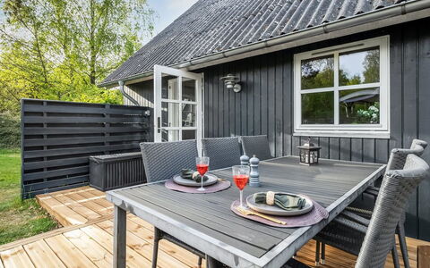 Tomassine: Træ, Møbel, Hjem, Planke, Sommerhus, Hårdttræ, Dæk, Udendørs Møbler, Stol, Have