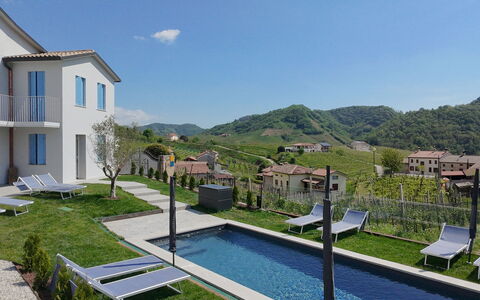 Villa Valdobbiadene Pool Spa: Hjem, Svømmepøl, Altan, Estate, Villa, Landscaping, Udendørs Møbler, Eco Hotel, Bjerglandsby