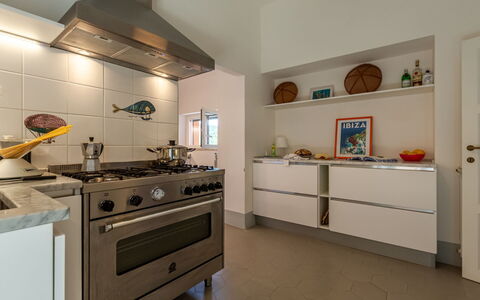 Villa Fior di Roccia: Køkken, Køkken Apparat, Komfur, Større Bandage, Gaskomfur, Komfur, Countertop, Husholdningsapparat, Indretning, Cooktop