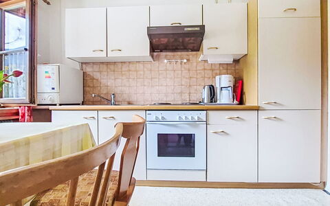 Niedernsill 12: Møbel, Soveværelse, Seng, Etage, Sengetøj, Lejlighed, Indretning, Gulvbelægning, Sengetøj, Bed Frame
