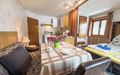 Niedernsill 12: Møbel, Træ, Indretning, Værelse, Etage, Hjem, Lejlighed, Couch, Stue, Loft