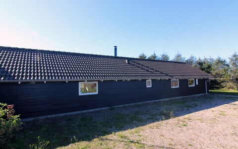Tonje - 600M from the Sea: Møbel, Træ, Indretning, Gulvbelægning, Etage, Stol, Værelse, Loft, Stue, Lejlighed