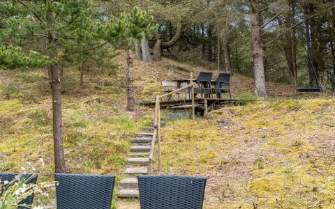 Peadda - 300M from the Sea: Møbel, Udendørs Møbler, Udendørs Bord, Stol, Woodland, Have, Udendørs Bench, Landscaping, Backyard, Hårdttræ