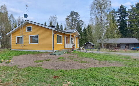 Murtolampi: Træ, Hus, Hjem, Sommerhus, Tag, Land Lot, Landdistrikt, Sidespor, Garden Bygninger, Gård