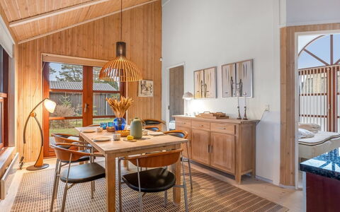 Groa - 50M from the Sea: Tag, Land Lot, Sommerhus, Hjem, Landdistrikt, Skur, Sidespor, Garden Bygninger, Bjælkehytte, Hytte