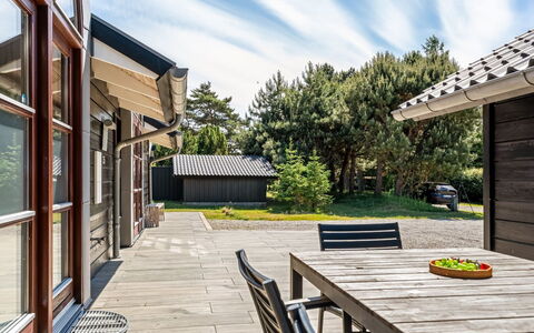 Groa - 50M from the Sea: Tag, Land Lot, Sommerhus, Hjem, Landdistrikt, Skur, Sidespor, Garden Bygninger, Bjælkehytte, Hytte