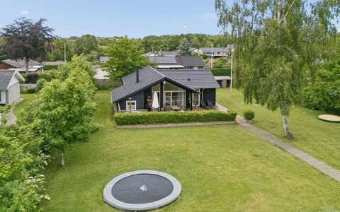 Galatia - 1.4Km from the Sea: Græs, Boligområde, Hus, Hjem, Busk, Landskab, Tag, Have, Land Lot