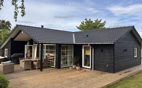 Galatia - 1.4Km from the Sea: Loft, Gulvbelægning, Indretning, Etage, Kompositmateriale, Møbel, Udvej, Hotel, Design, Dagslys